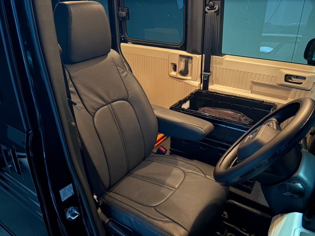 N-VAN eに装着したクラッツィオ本革シートカバー。装着後の質感とフィット感