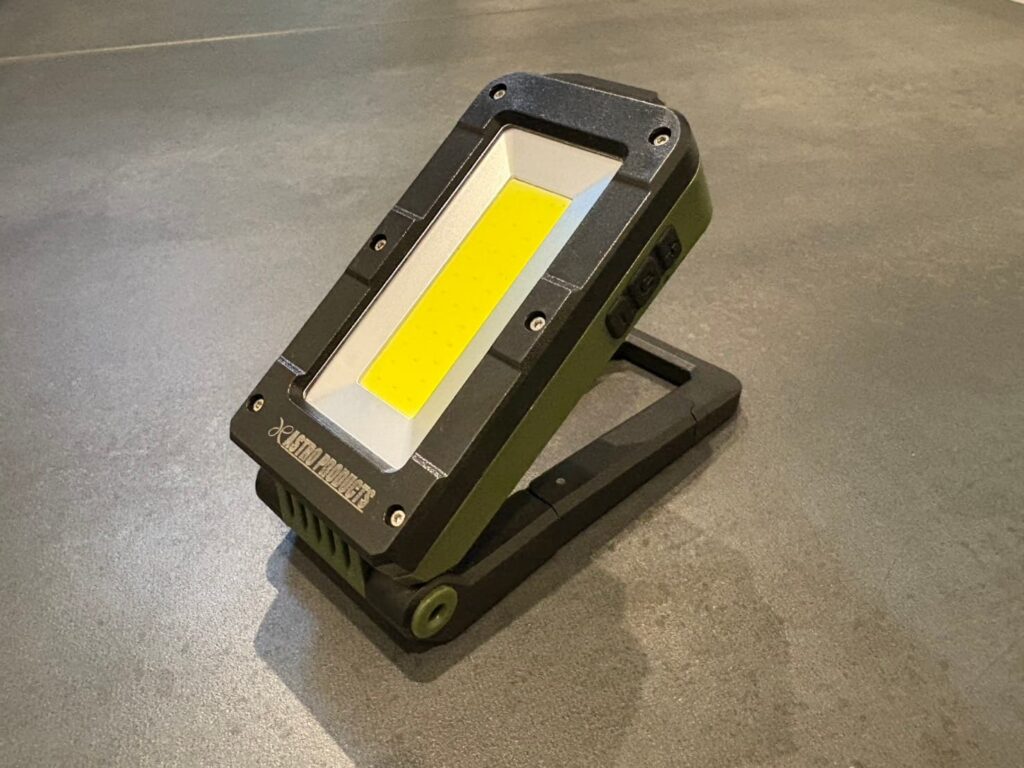 アストロプロダクツの充電式作業灯の本体写真