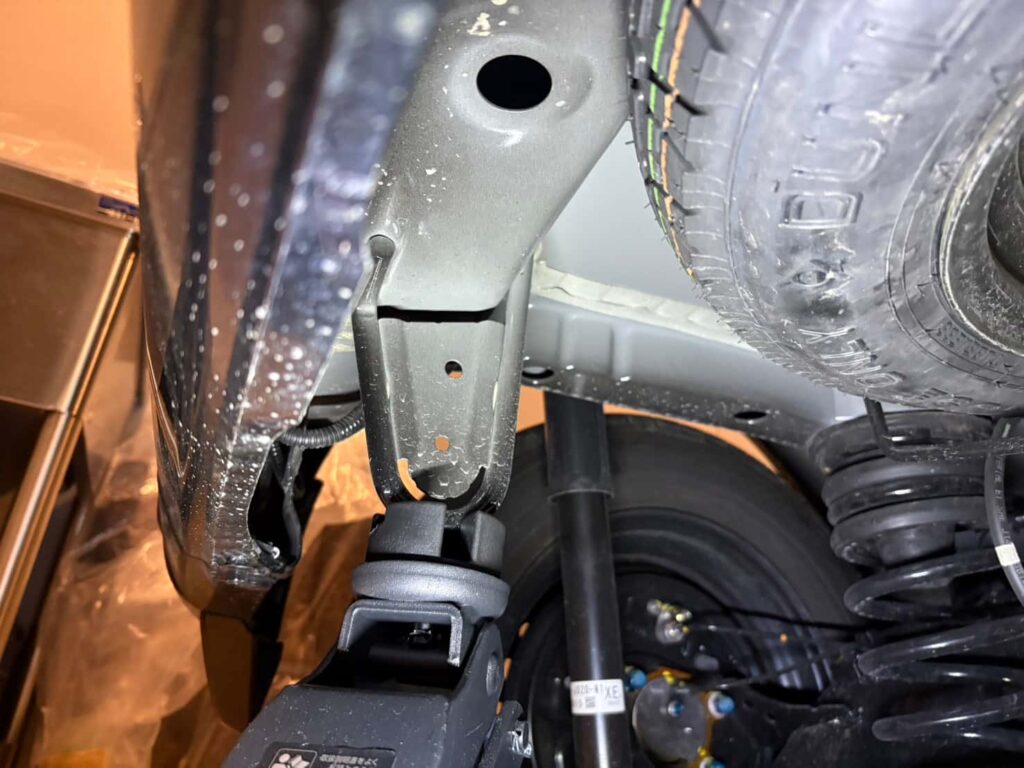 N-VAN eのリアジャッキポイント位置|後方左寄り